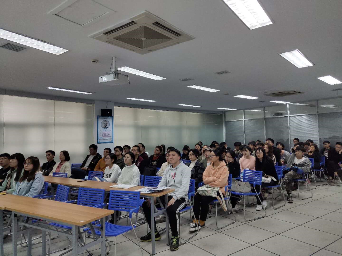 安泰測試成功舉辦2019年應(yīng)屆大學(xué)畢業(yè)生招聘會(huì)(圖6)