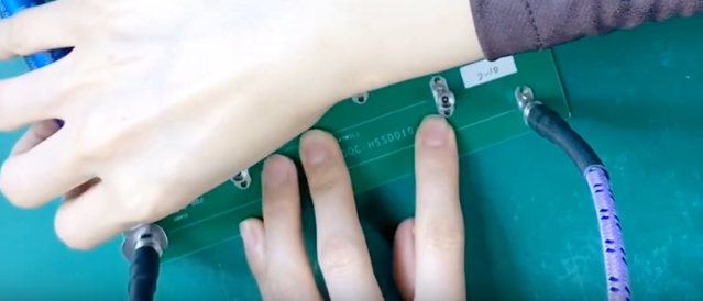 使用羅德與施瓦茨SMW200A矢量網(wǎng)絡(luò)分析儀測(cè)S參數(shù)(圖2)